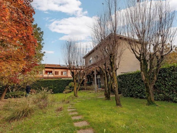 casa indipendente in vendita a Lodi in zona Fanfani