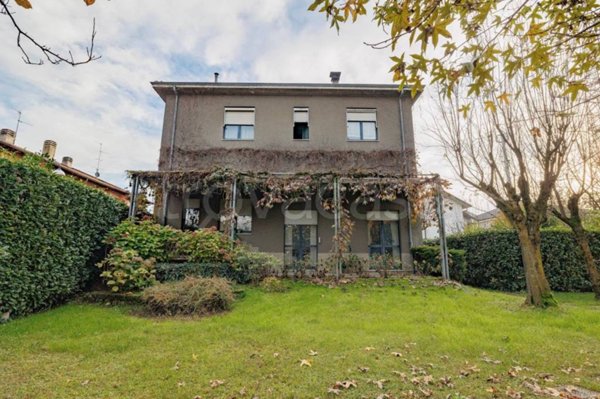 casa indipendente in vendita a Lodi in zona Fanfani