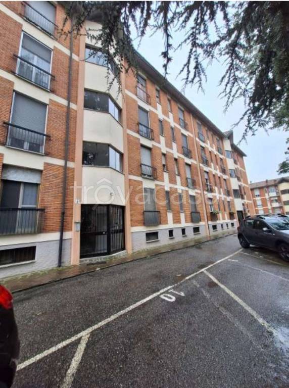 appartamento in vendita a Lodi in zona Viale Italia