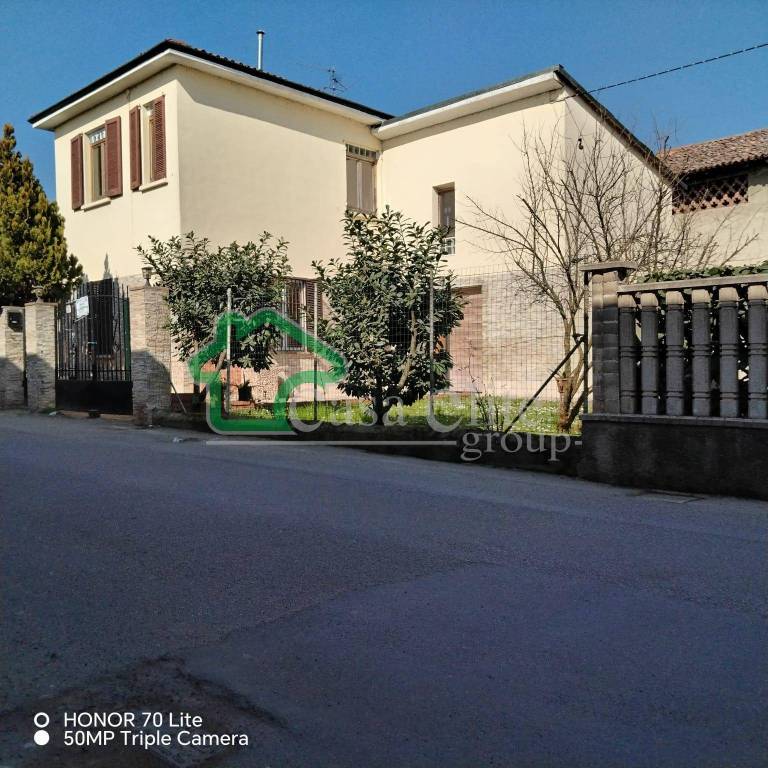 casa indipendente in vendita a Lodi in zona Riolo
