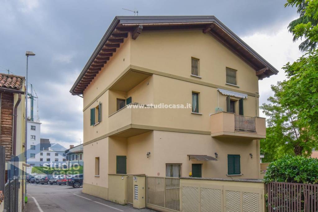 appartamento in vendita a Lodi in zona San Grato