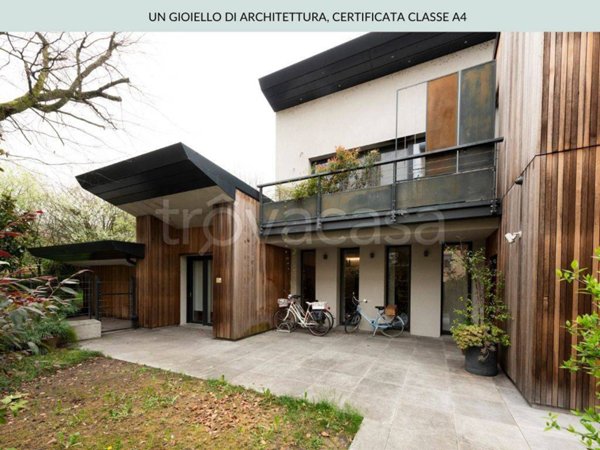 casa indipendente in vendita a Lodi in zona Centro Storico
