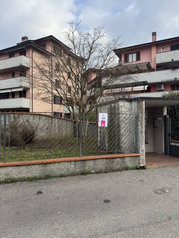ufficio in vendita a Lodi in zona San Fereolo