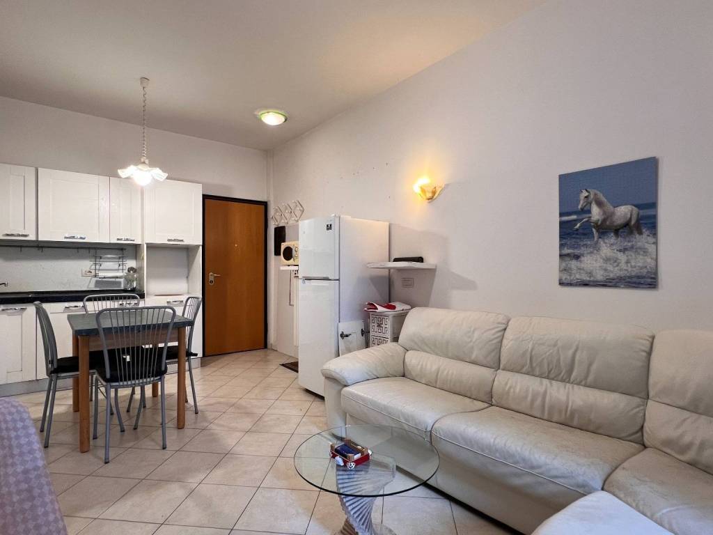 appartamento in vendita a Lodi in zona Piazza Albarola