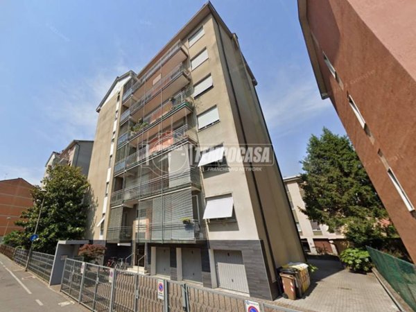 appartamento in vendita a Lodi in zona Fanfani