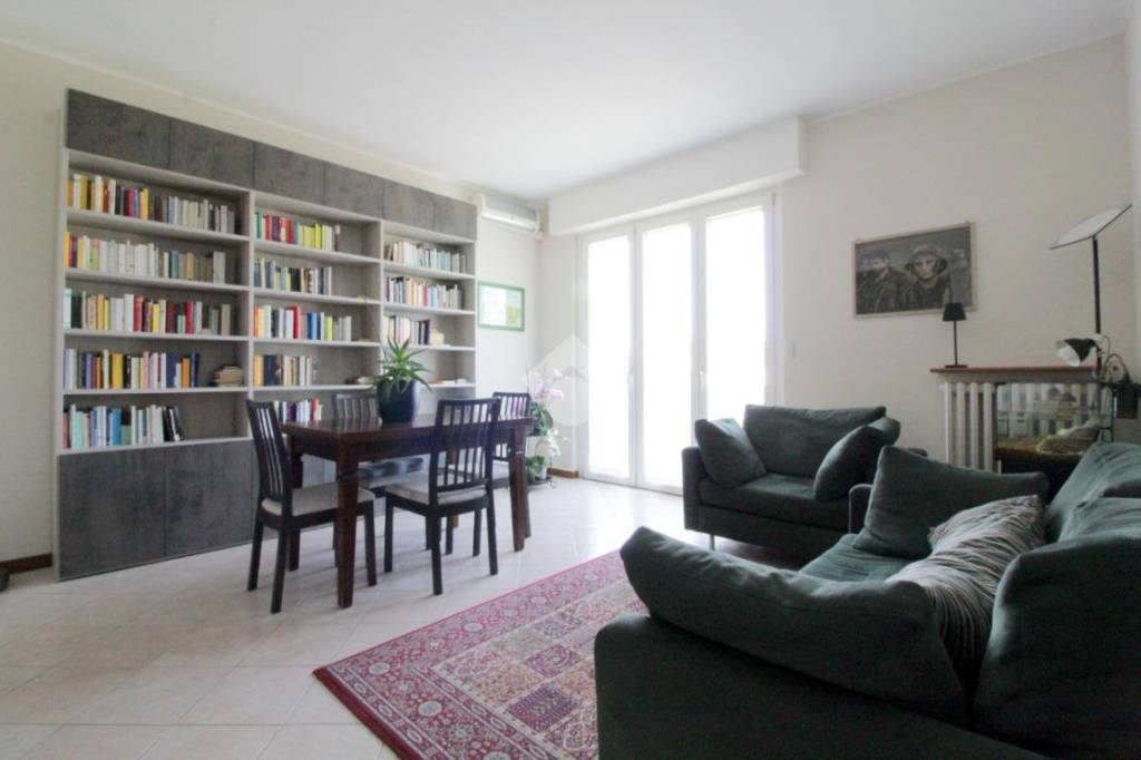 appartamento in vendita a Lodi in zona Viale Italia