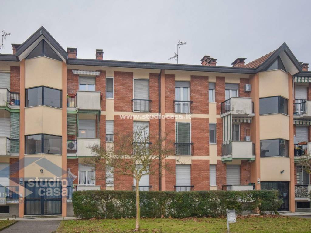 appartamento in vendita a Lodi in zona Viale Italia