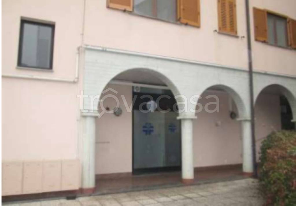 ufficio in vendita a Lodi in zona Via Defendente