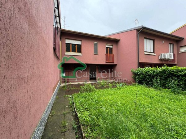 casa indipendente in vendita a Lodi in zona San Grato