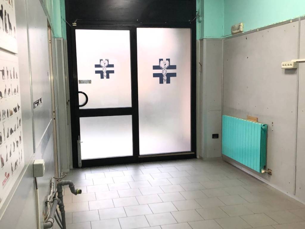 negozio in vendita a Lodi in zona Fanfani
