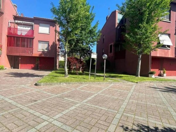 casa indipendente in vendita a Lodi in zona San Grato