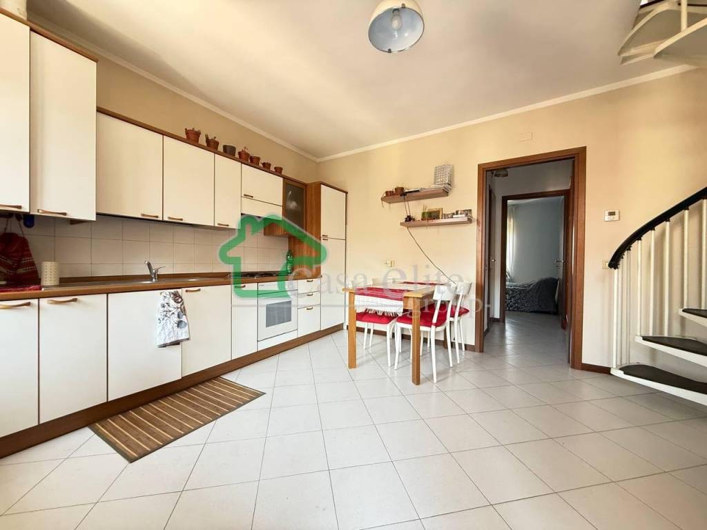 appartamento in vendita a Lodi in zona Città Bassa