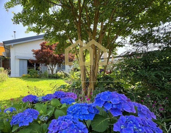 casa indipendente in vendita a Lodi