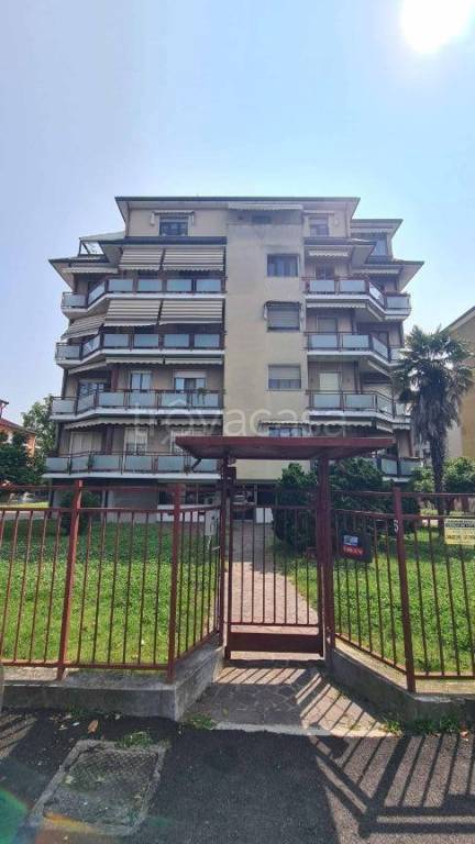 appartamento in vendita a Lodi in zona Faustina