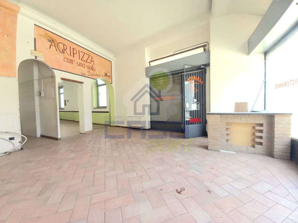 negozio in vendita a Lodi in zona Fanfani