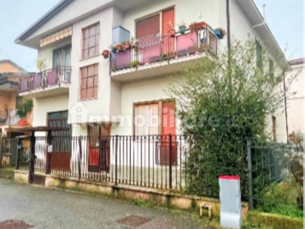 appartamento in vendita a Lodi in zona San Fereolo