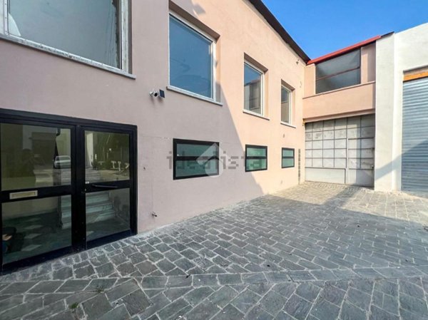 capannone in vendita a Lodi in zona San Fereolo