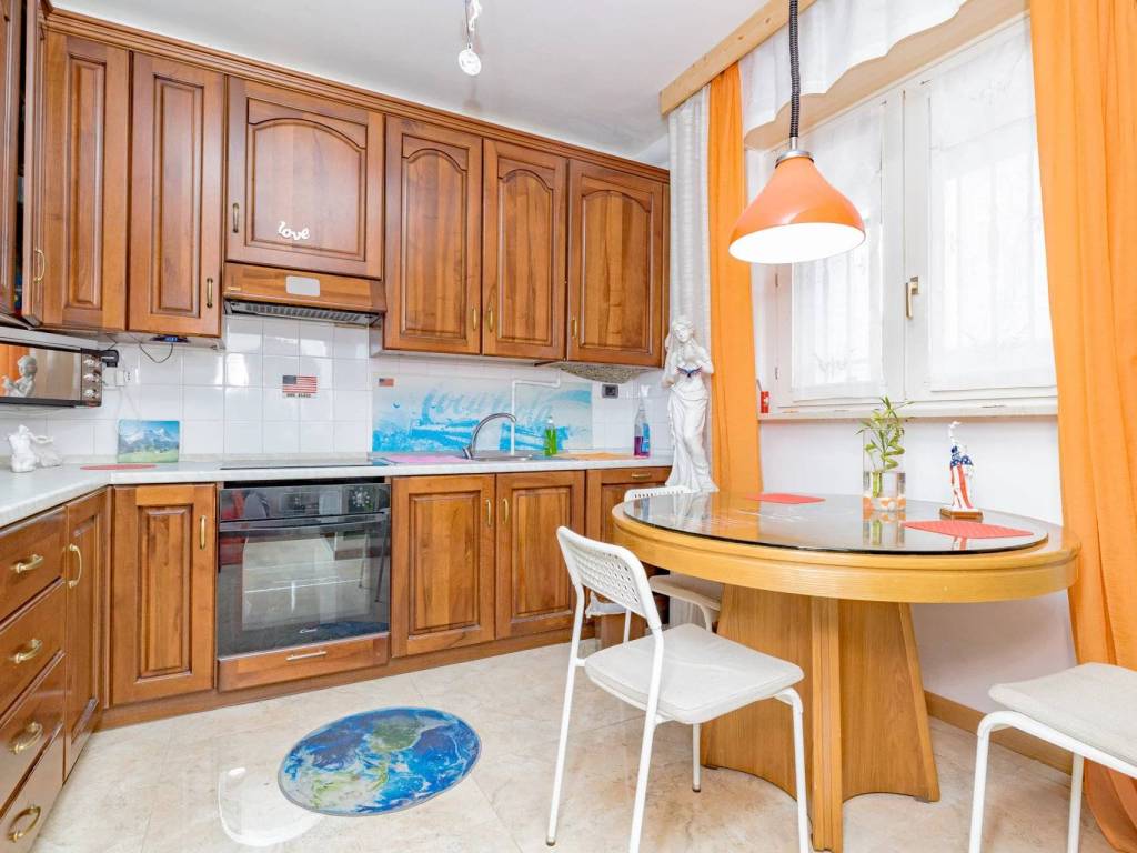 appartamento in vendita a Lodi in zona San Fereolo