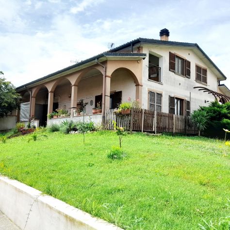 casa indipendente in vendita a Lodi in zona Città Bassa