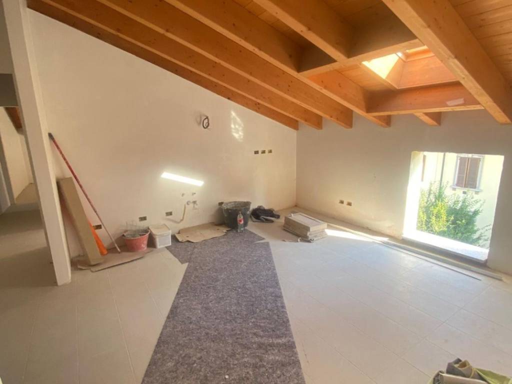 appartamento in vendita a Lodi in zona Città Bassa
