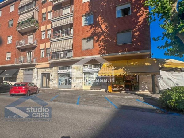 negozio in vendita a Lodi in zona Città Bassa