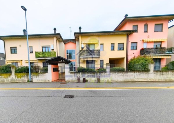 appartamento in vendita a Lodi in zona San Fereolo