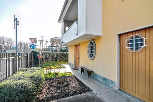 casa indipendente in vendita a Lodi in zona Centro Storico