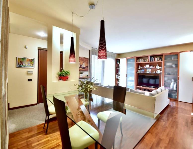 casa indipendente in vendita a Lodi in zona Centro Storico