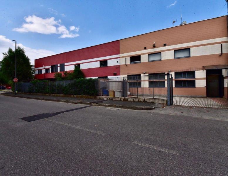locale commerciale in vendita a Lodi