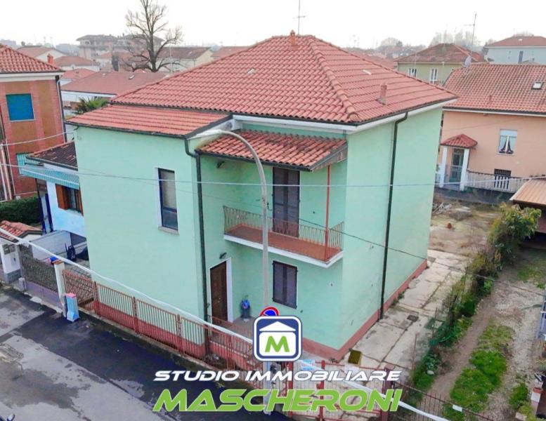 casa indipendente in vendita a Lodi in zona Paderno