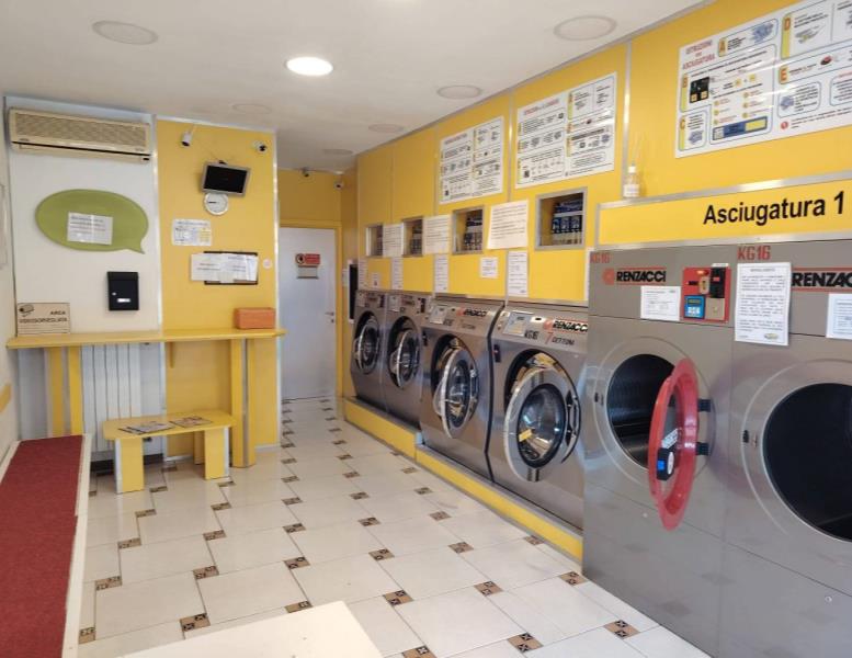 negozio in vendita a Lodi in zona Paderno
