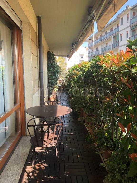 appartamento in vendita a Lodi in zona Fanfani