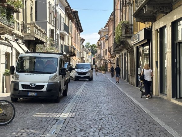 appartamento in vendita a Lodi in zona Centro Storico