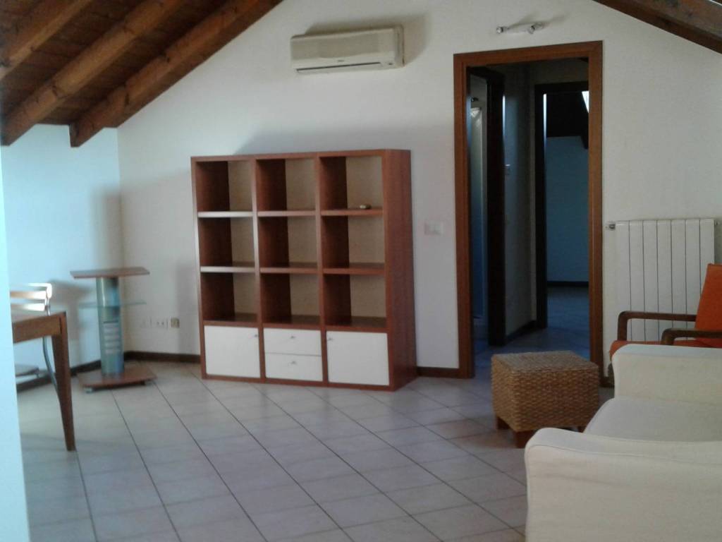 appartamento in vendita a Lodi in zona Città Bassa