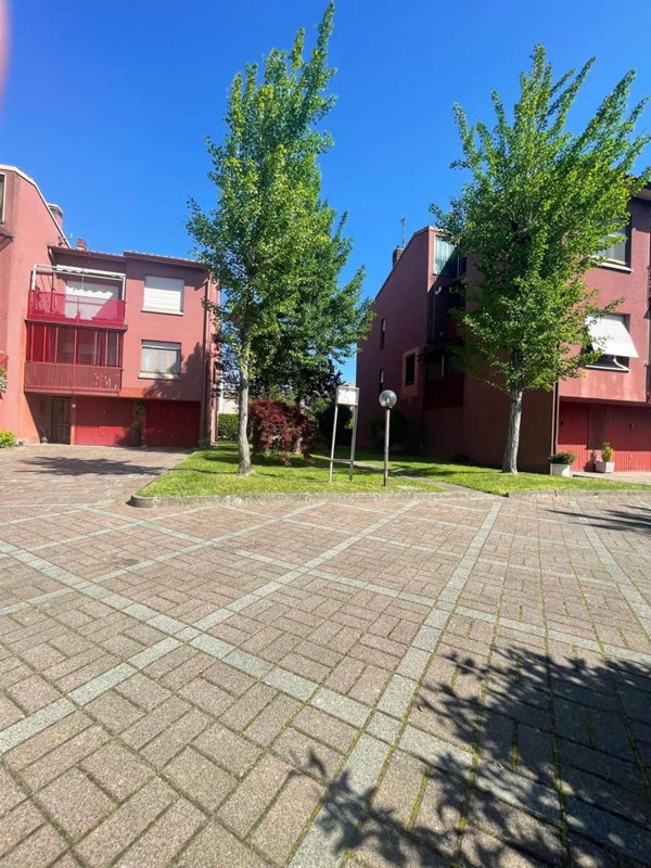 casa indipendente in vendita a Lodi in zona San Grato