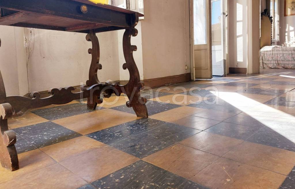 appartamento in vendita a Lodi in zona Centro Storico