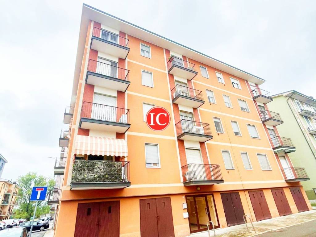 appartamento in vendita a Lodi in zona Città Bassa