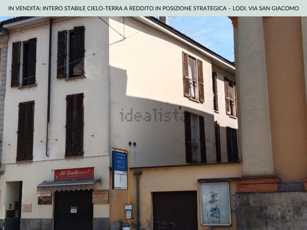 appartamento in vendita a Lodi in zona Centro Storico