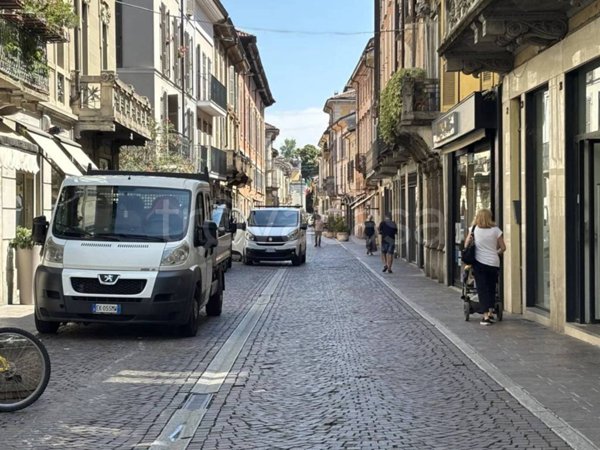 appartamento in vendita a Lodi in zona Centro Storico