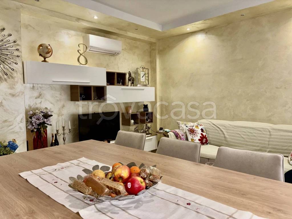 appartamento in vendita a Lodi in zona Fanfani