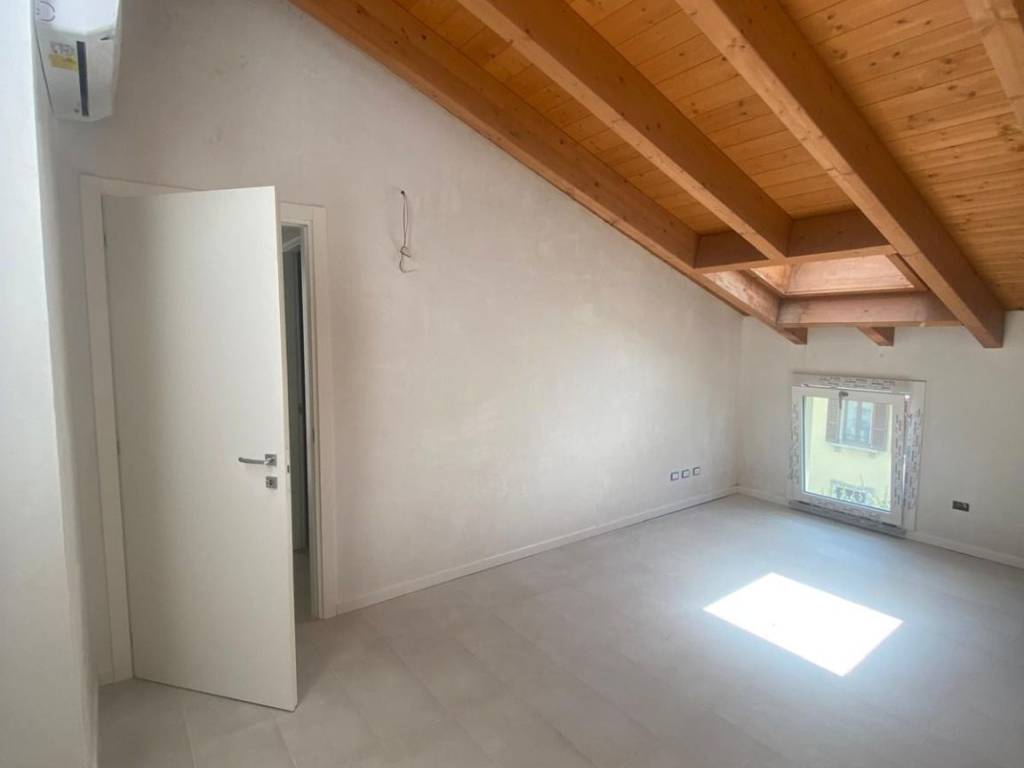 appartamento in vendita a Lodi in zona Città Bassa