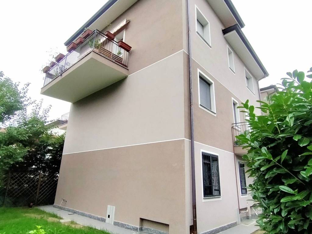 appartamento in vendita a Lodi in zona San Fereolo