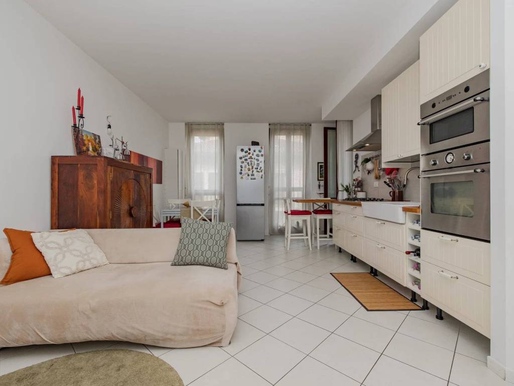 appartamento in vendita a Lodi in zona Olmo
