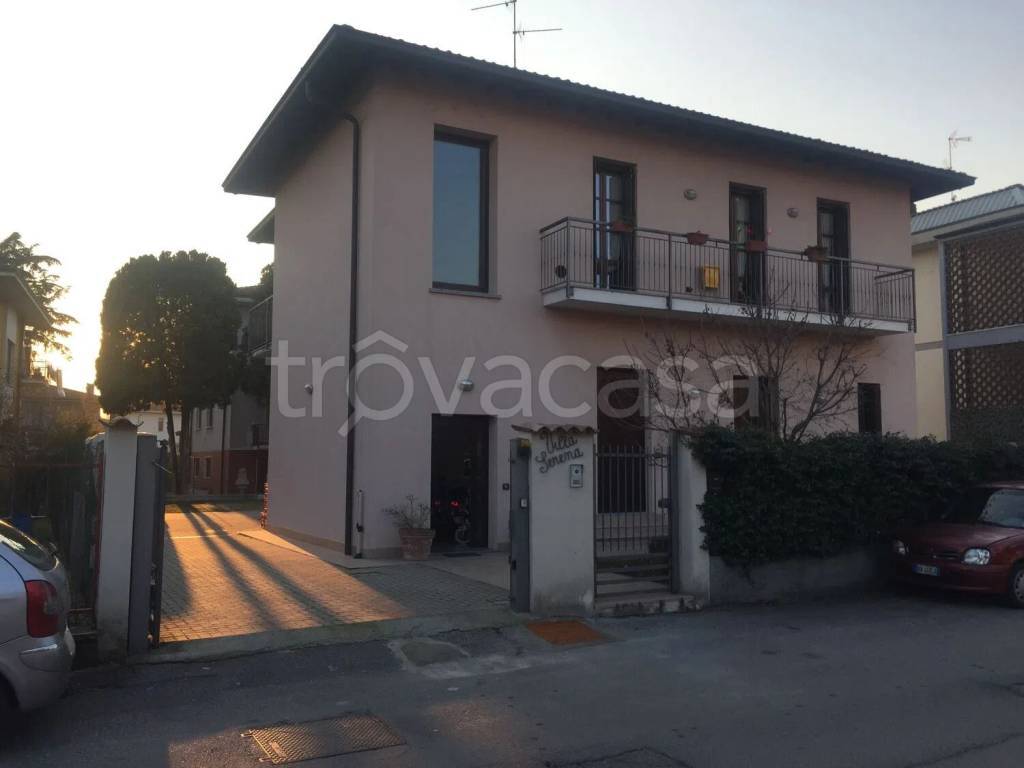 casa indipendente in vendita a Lodi
