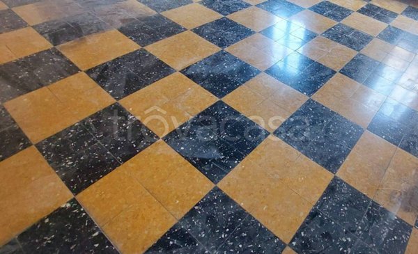 appartamento in vendita a Lodi in zona Centro Storico