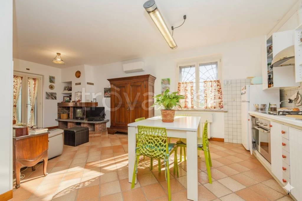 appartamento in vendita a Lodi in zona San Bernardo