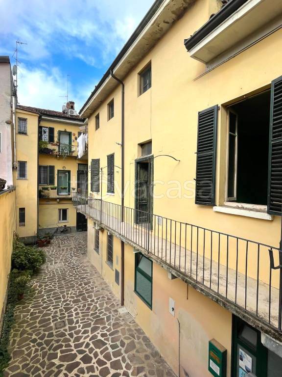 appartamento in vendita a Lodi in zona Centro Storico