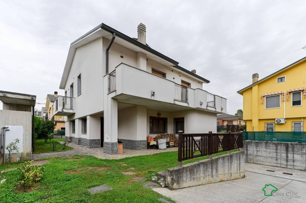 casa indipendente in vendita a Lodi