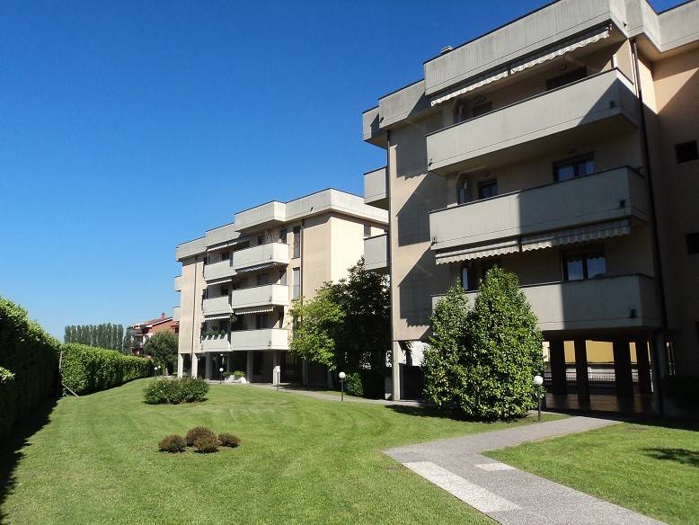 appartamento in vendita a Lodi in zona San Bernardo