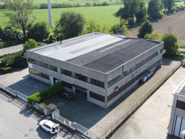 capannone in vendita a Lodi in zona San Grato